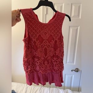 Cute lace detailed tank top
